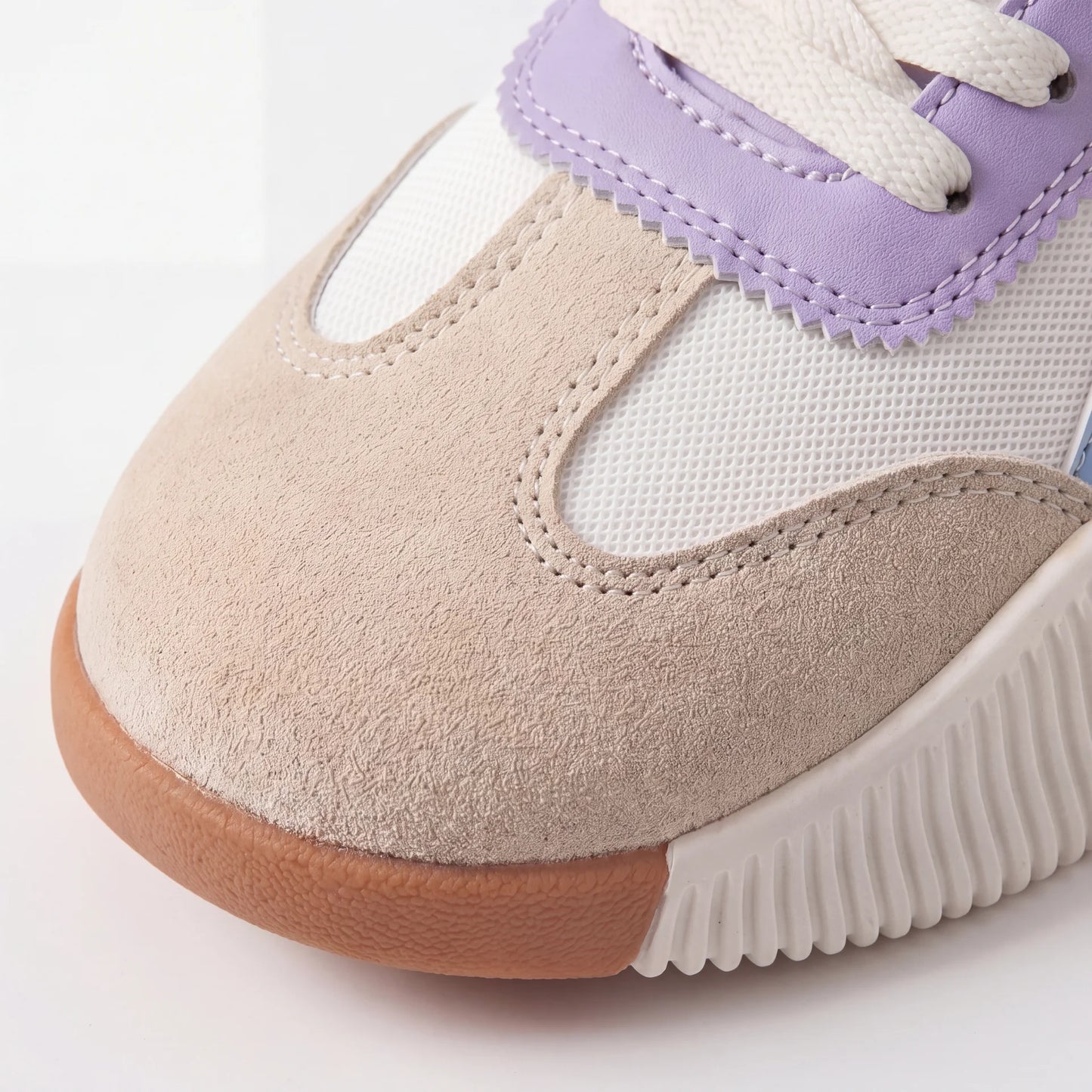 Orthopedic sneakers: comfort and style for your feet