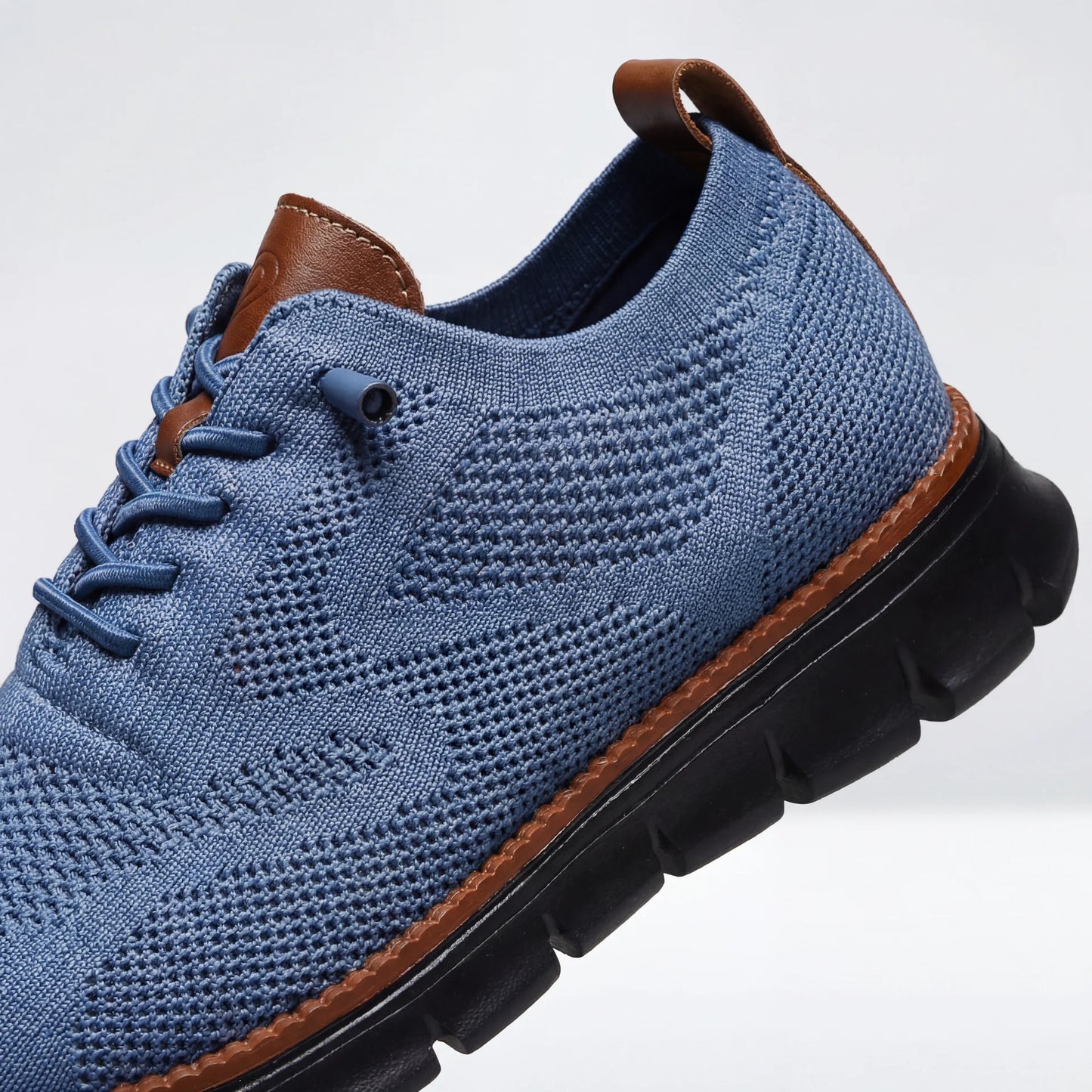 أحذية بلاك أوت - إصدار محدود 